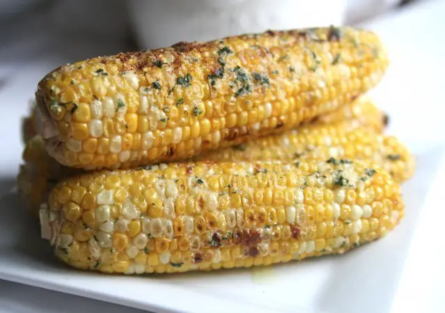 grilled-corn-with-parmesan-garlic-butter-2-e1342568340630