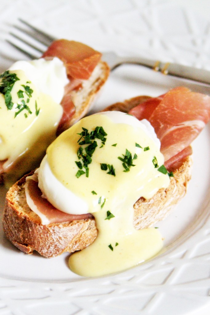 eggs-benedict-horseradish-hollandaise-1