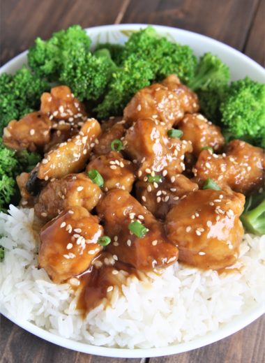 Crispy chicken coated with a sweet and sticky sauce, this Panda Express Copycat Crispy Honey Sesame Chicken recipe is an all-time favorite. Even better than takeout!