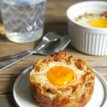 Baked Eggs in Hash Brown Cups {Meatless Monday}