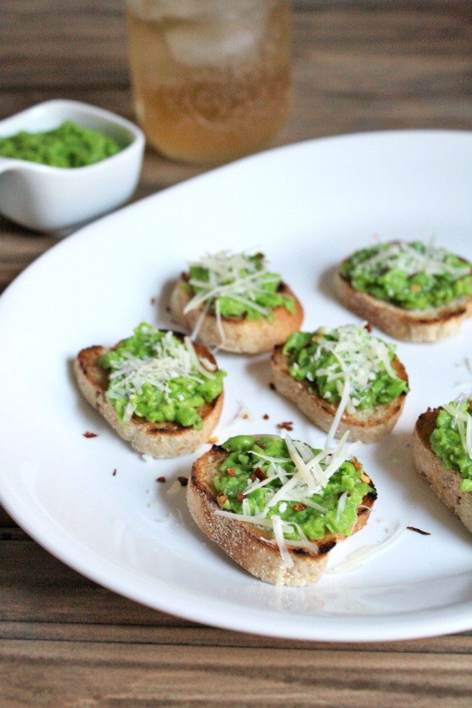 pea-pesto-crostini-1