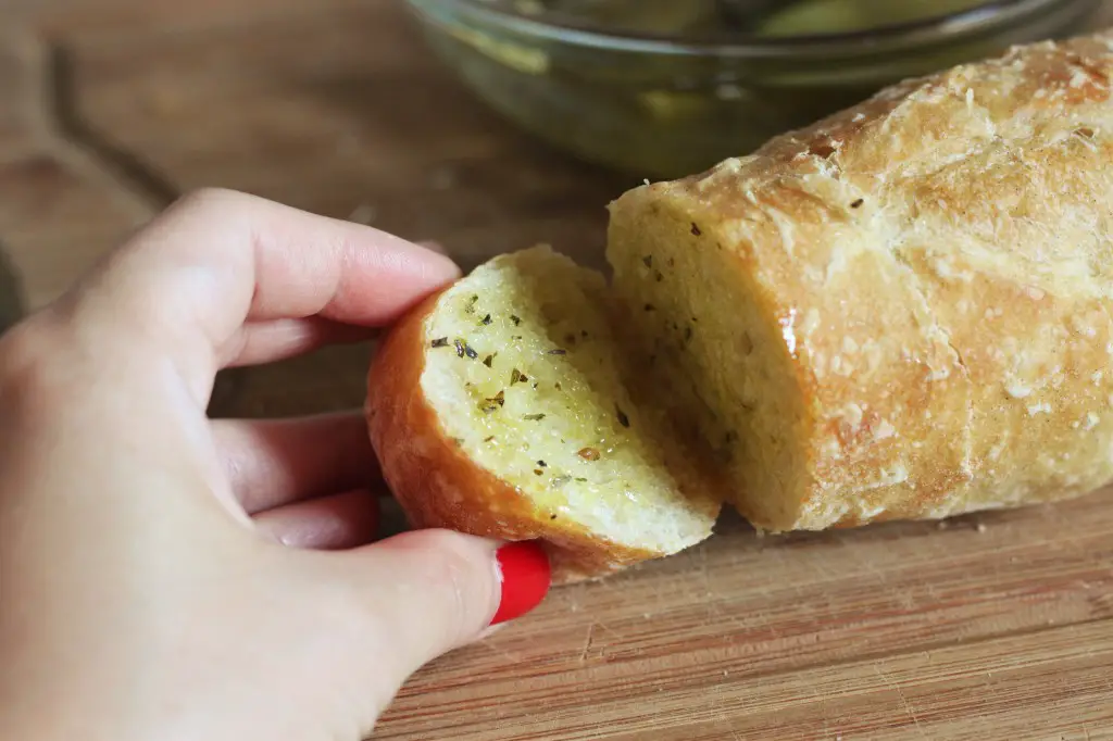 easy-pull-apart-garlic-bread-4