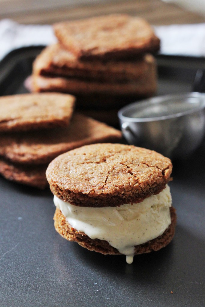 ginger-molasses-cookies-ice-cream-sandwiches-3