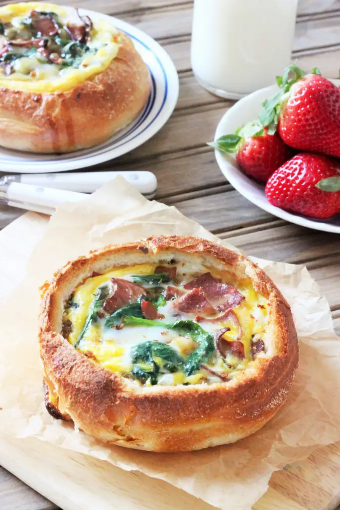 bacon-and-spinach-baked-eggs-in-bread-bowls-6
