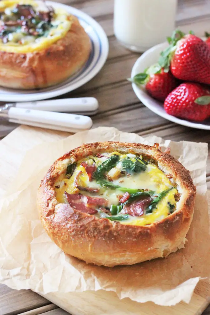 bacon-and-spinach-baked-eggs-in-bread-bowls-7