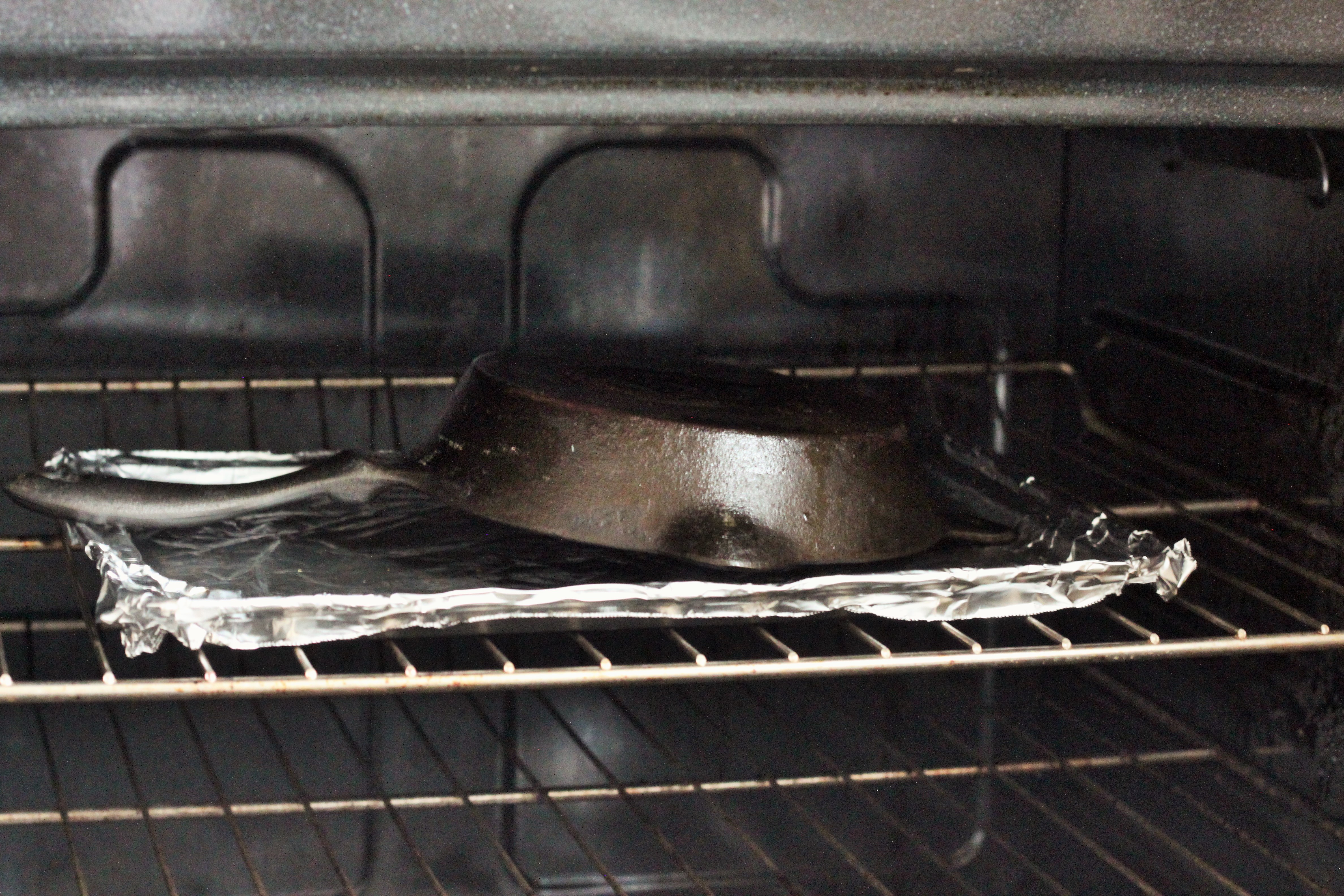 howtoseasoncastironskillet5 The Tasty Bite