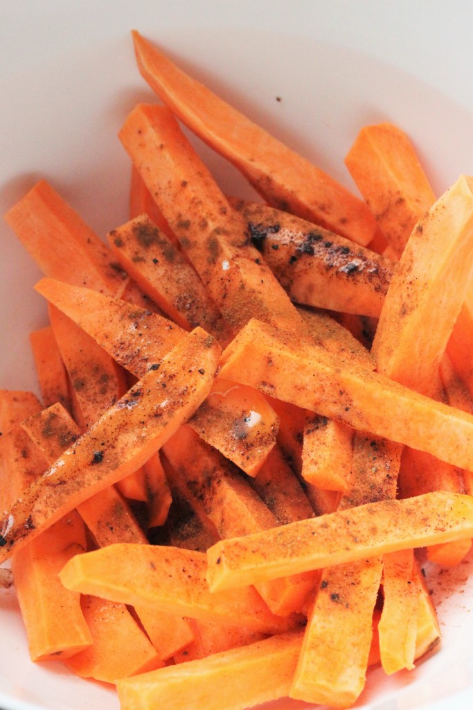 baked-crispy-sweet-potato-fries-1