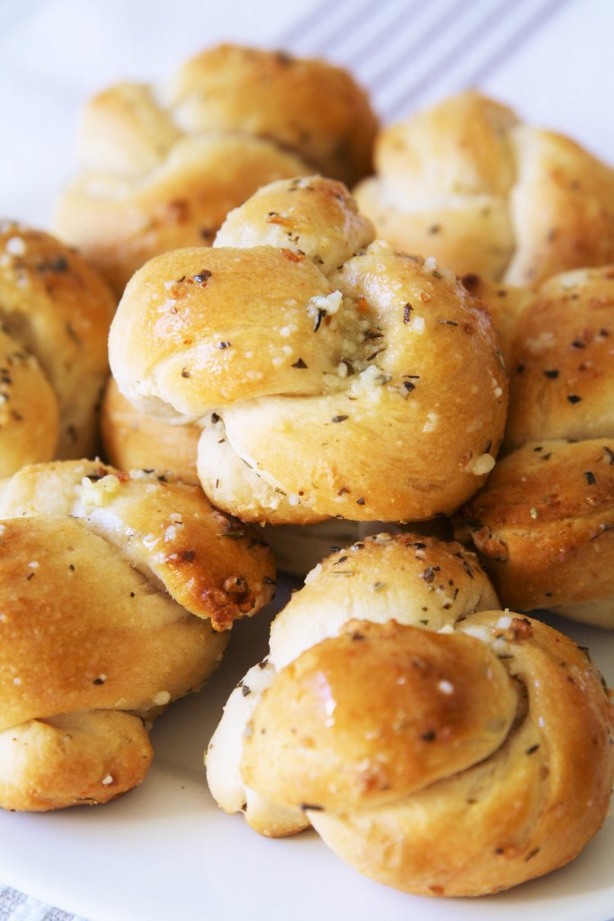 quick-garlic-parmesan-knots-4