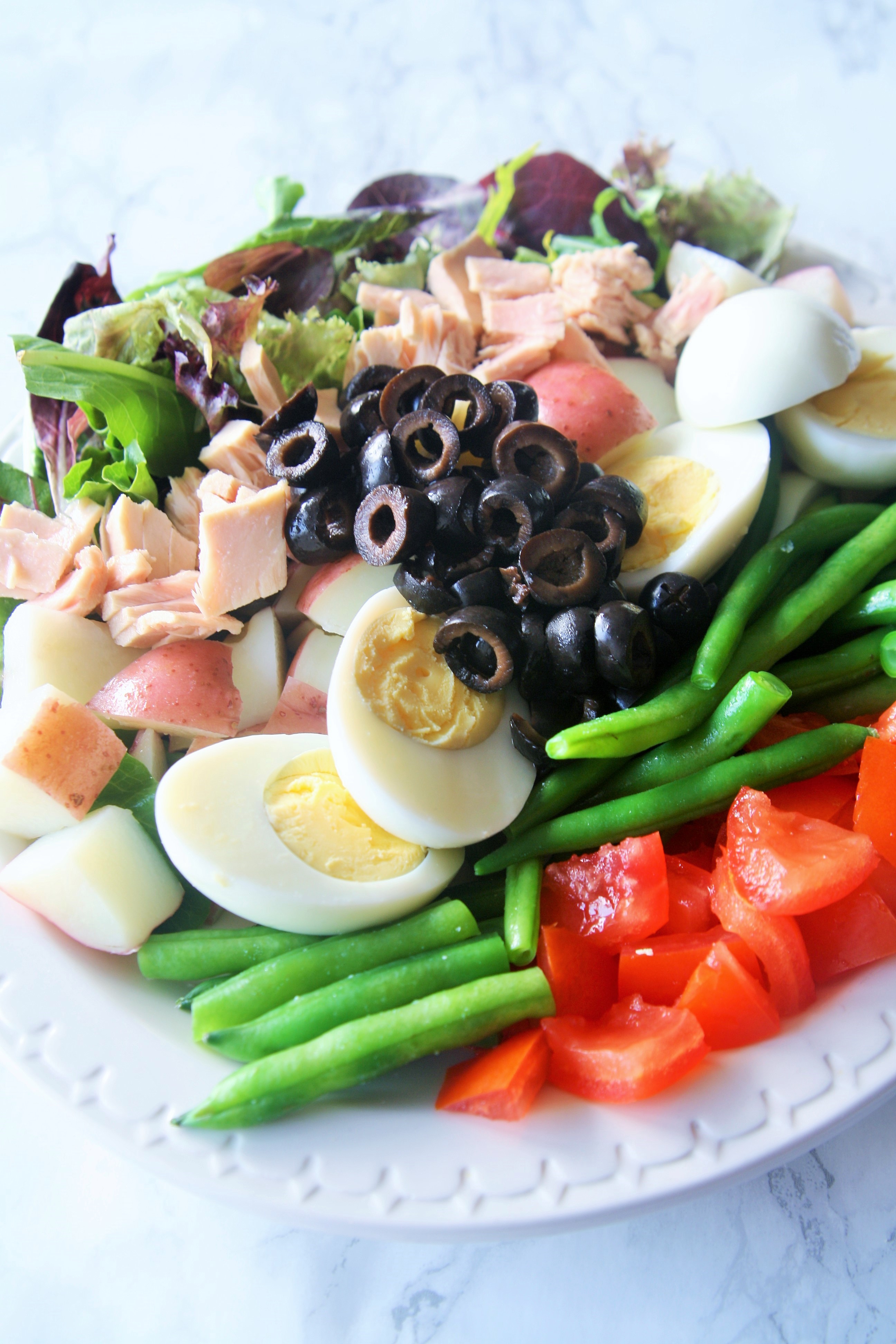 Tuna Nicoise Salad with Black Olive Vinaigrette - The Tasty Bite