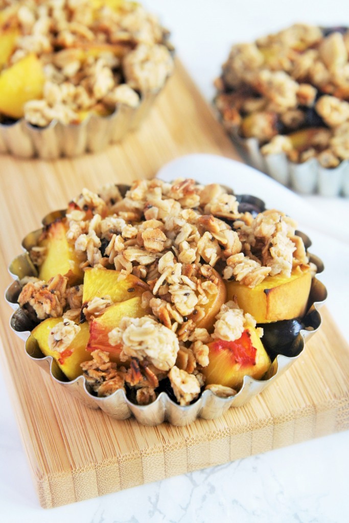 peach-blueberry-crisp-honey-granola-gluten-free-4