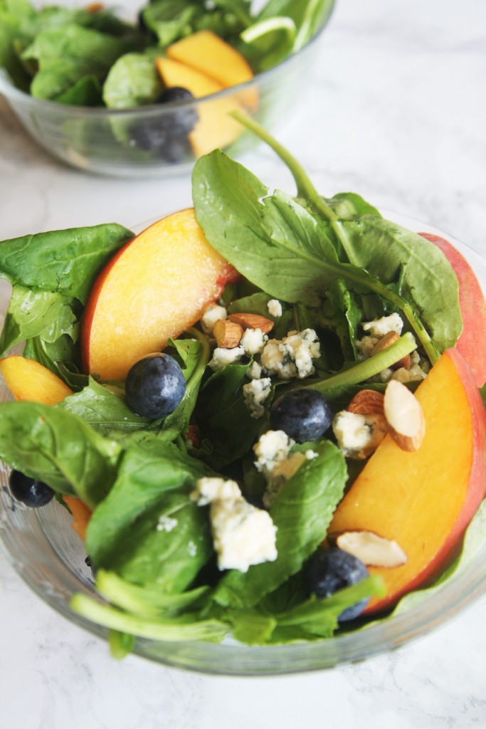 arugula-salad-peach-blueberry-gorgonzola-1