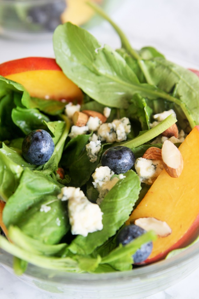 arugula-salad-peach-blueberry-gorgonzola-3