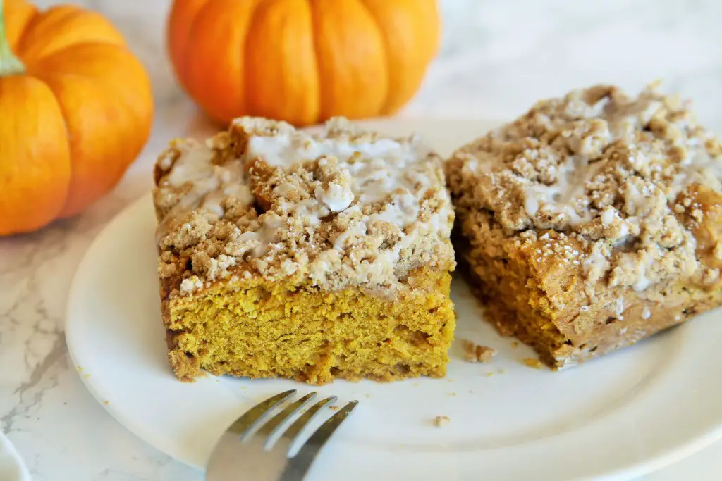 pumpkin-spice-latte-crumb-cake-horizontal-1
