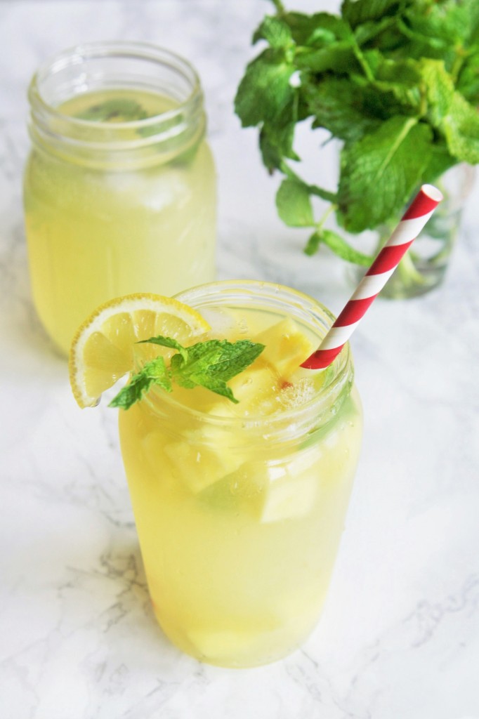 sparkling-pineapple-lemonade-2