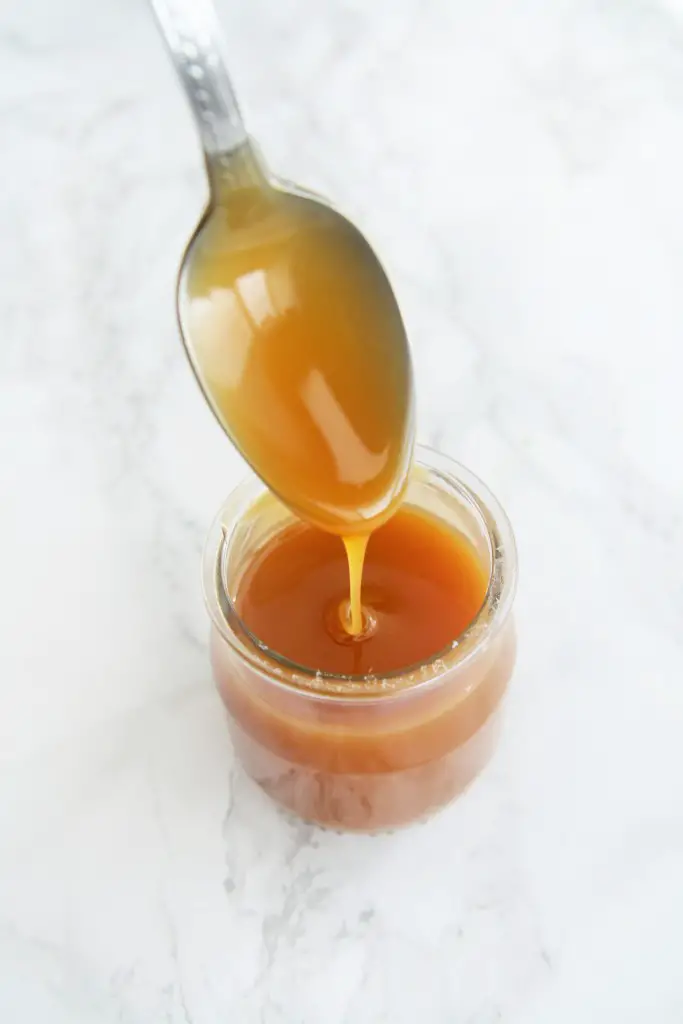 easy-caramel-sauce-1