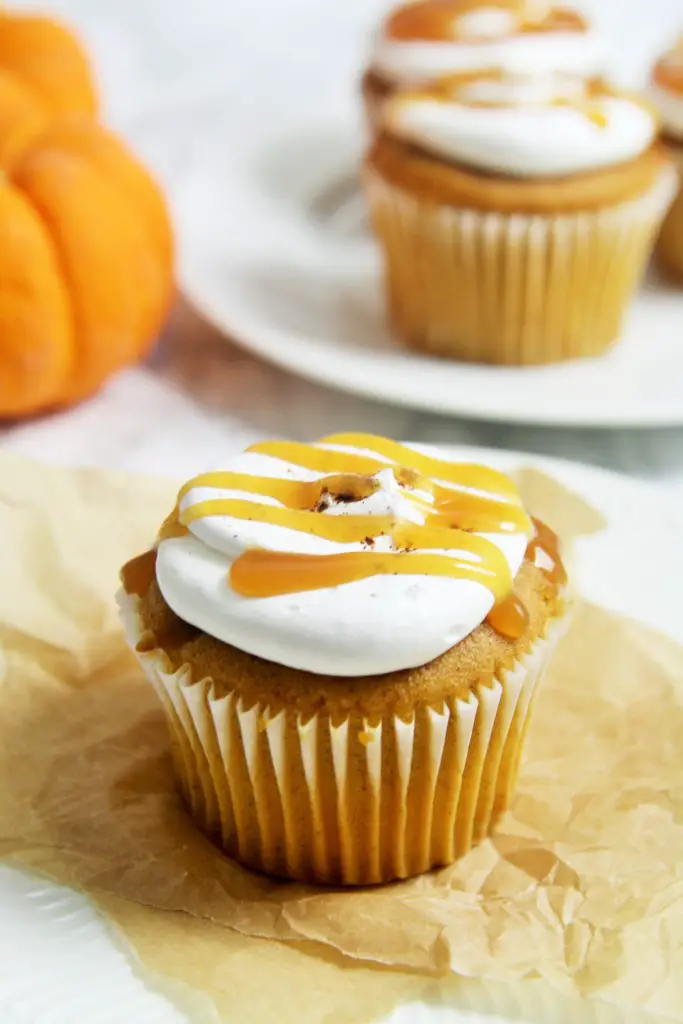 pumpkin-caramel-cupcakes-whipped-mascarpone-frosting-1