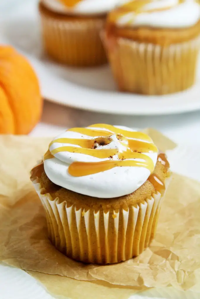 pumpkin-caramel-cupcakes-whipped-mascarpone-frosting-2