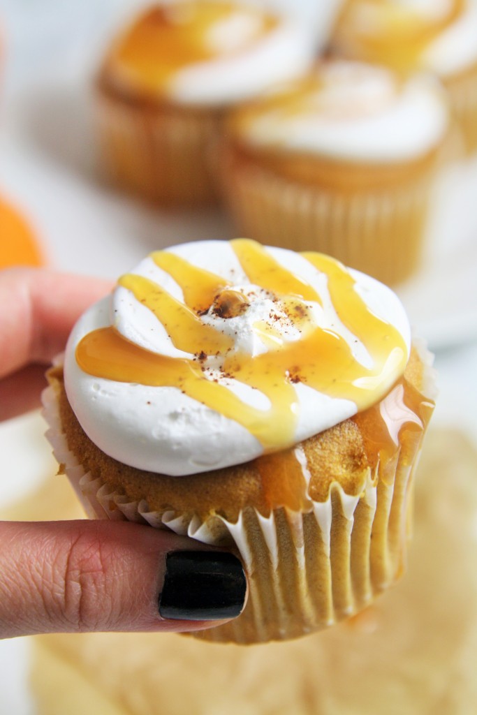 pumpkin-caramel-cupcakes-whipped-mascarpone-frosting-4