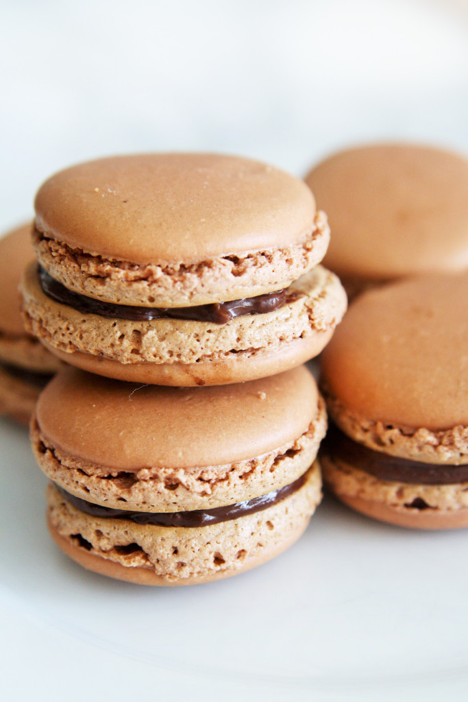 dark-chocolate-orange-macarons-4