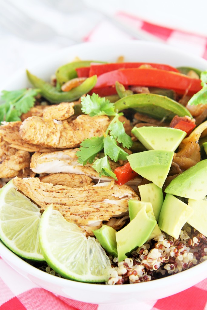 chicken-fajita-quinoa-bowl-1