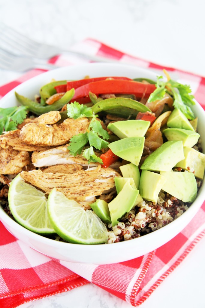 chicken-fajita-quinoa-bowl-2