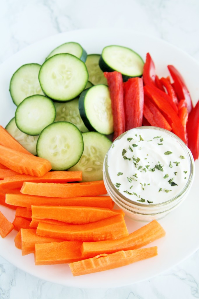 greek-yogurt-ranch-dip-2