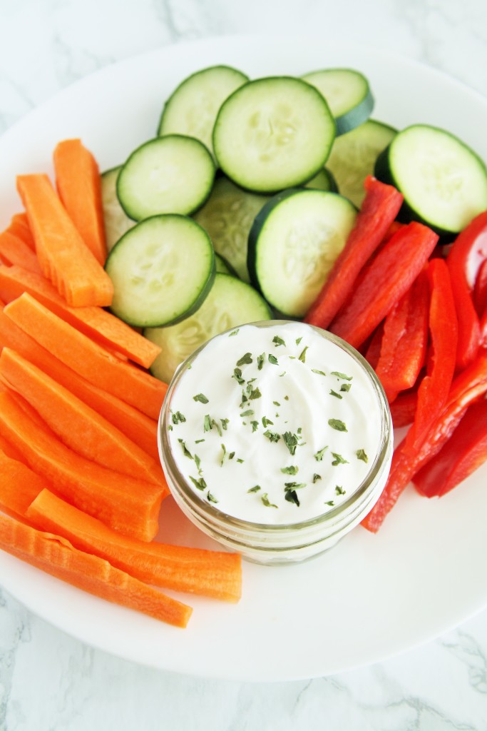 greek-yogurt-ranch-dip-3