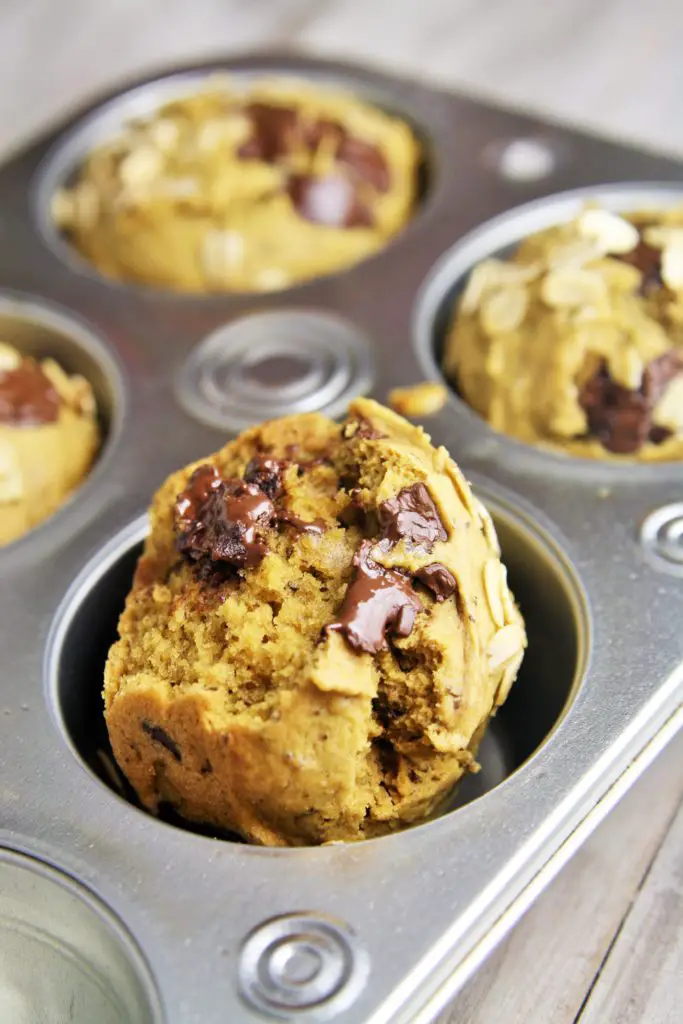 coffee-chocolate-chip-oat-muffins-4