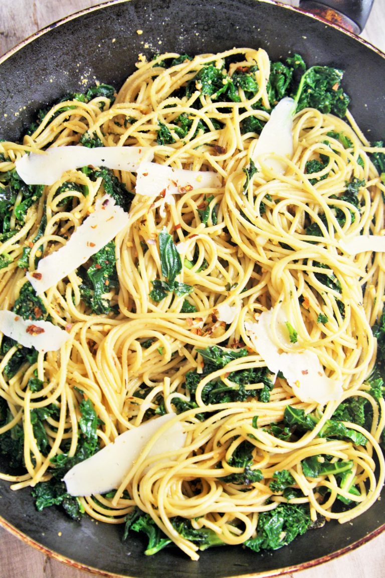 Garlic Parmesan Kale Pasta - The Tasty Bite