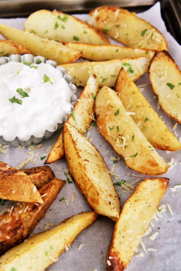 Crispy Garlic Potato Wedges - The Tasty Bite