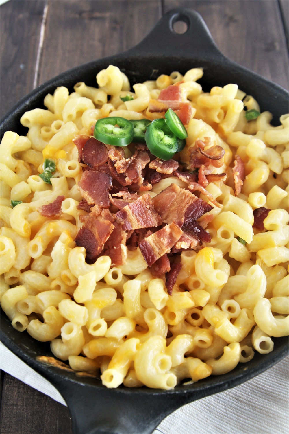 This creamy, cheesy, and hearty Instant Pot Jalapeño Popper Mac and Cheese is taken to the next level with bacon, cream cheese, and jalapeños.