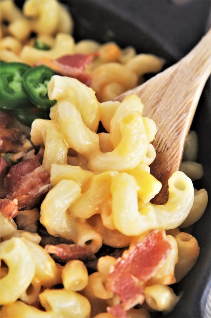 This creamy, cheesy, and hearty Instant Pot Jalapeño Popper Mac and Cheese is taken to the next level with bacon, cream cheese, and jalapeños.