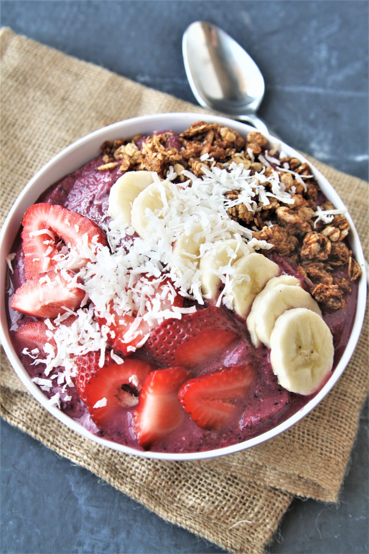 Superfood Acai Bowl - The Tasty Bite