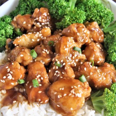 Crispy chicken coated with a sweet and sticky sauce, this Panda Express Copycat Crispy Honey Sesame Chicken recipe is an all-time favorite. Even better than takeout!