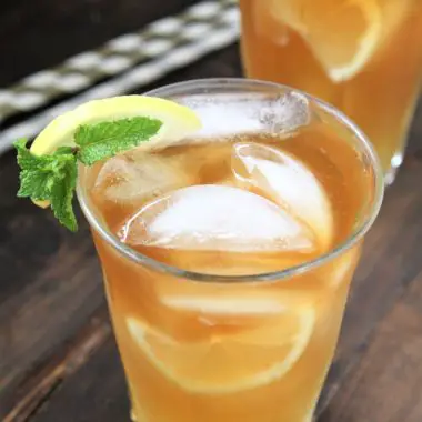 This half iced tea and half lemonade or Arnold Palmer drink recipe combines freshly brewed sweet iced tea with refreshing lemonade for the perfect drink to quench your thirst!