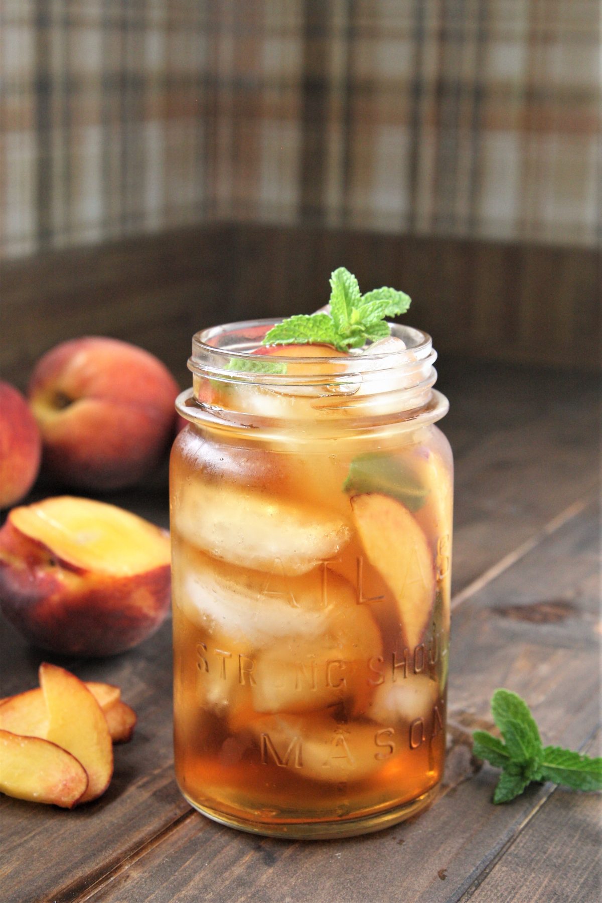 Refreshing Southern Peach Sweet Tea - Butter Be Ready