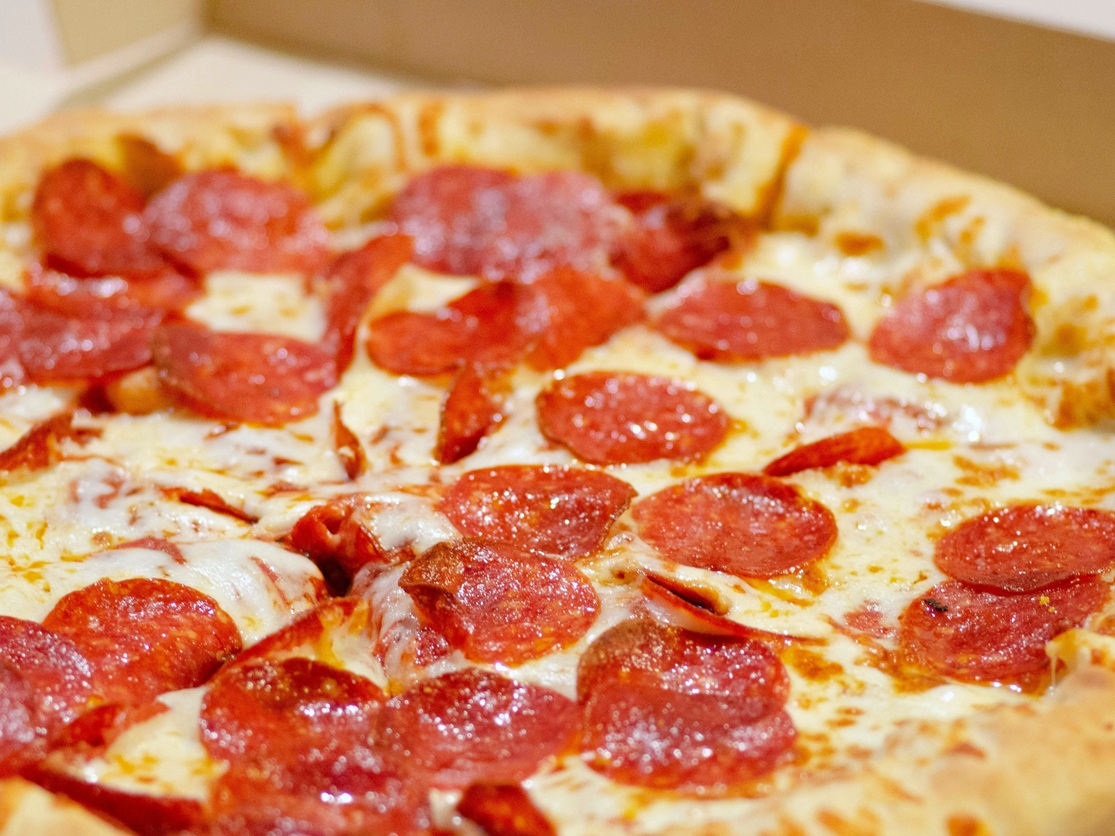 Discover the best hack to order a whole Costco pizza ahead of time, skip the main store line, and enjoy your favorite food court pizzas quickly.