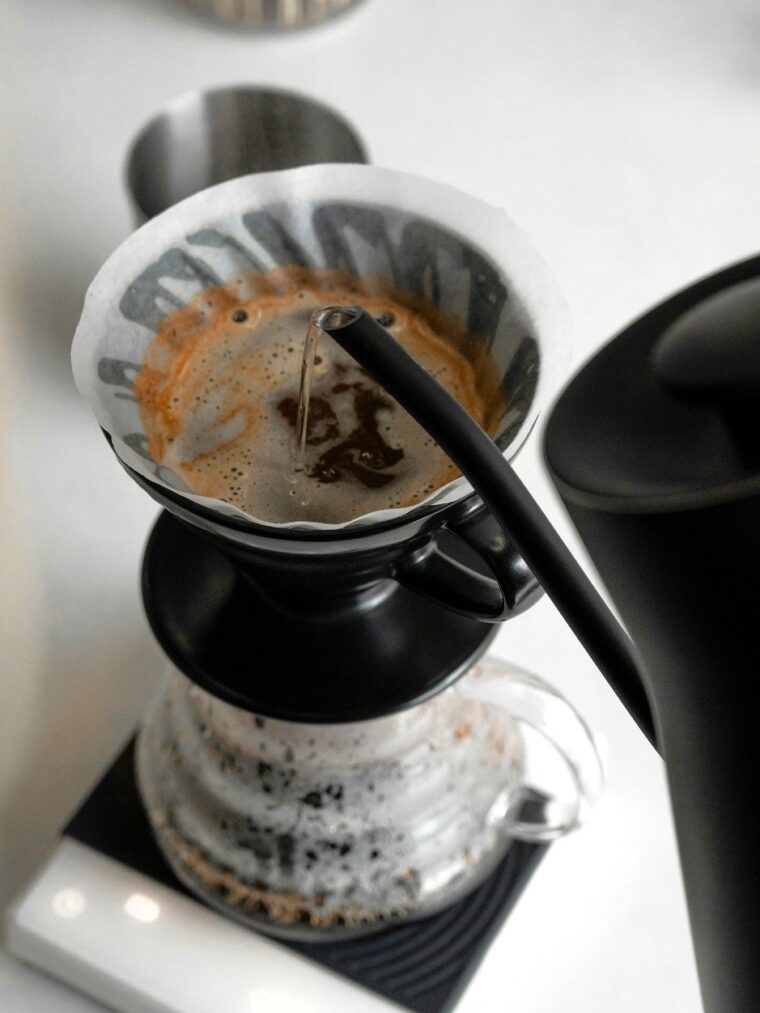 Flat Bottom vs Cone Coffee Filter: What's the Difference? - The Tasty Bite
