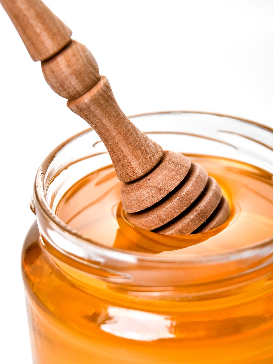 Discover the differences between Kirkland Wildflower Honey and raw honey at Costco to choose the best option for taste, quality, and health.