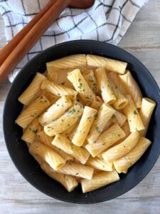 This easy Hello Fresh Cream Sauce Base recipe is a versatile, creamy base that can elevate a variety of dishes with simple ingredients and delicious flavor.