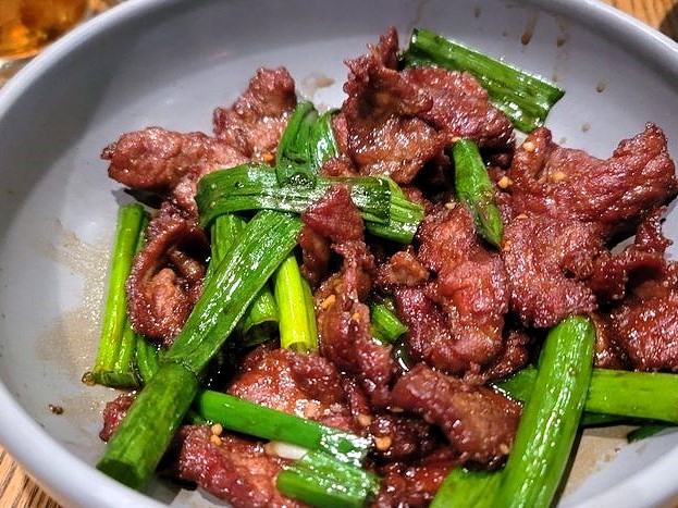 Learn the key differences between Szechuan Beef and Mongolian Beef in flavor, ingredients, spice level, and origin. Find out which dish suits your taste with detailed recipes and tips.