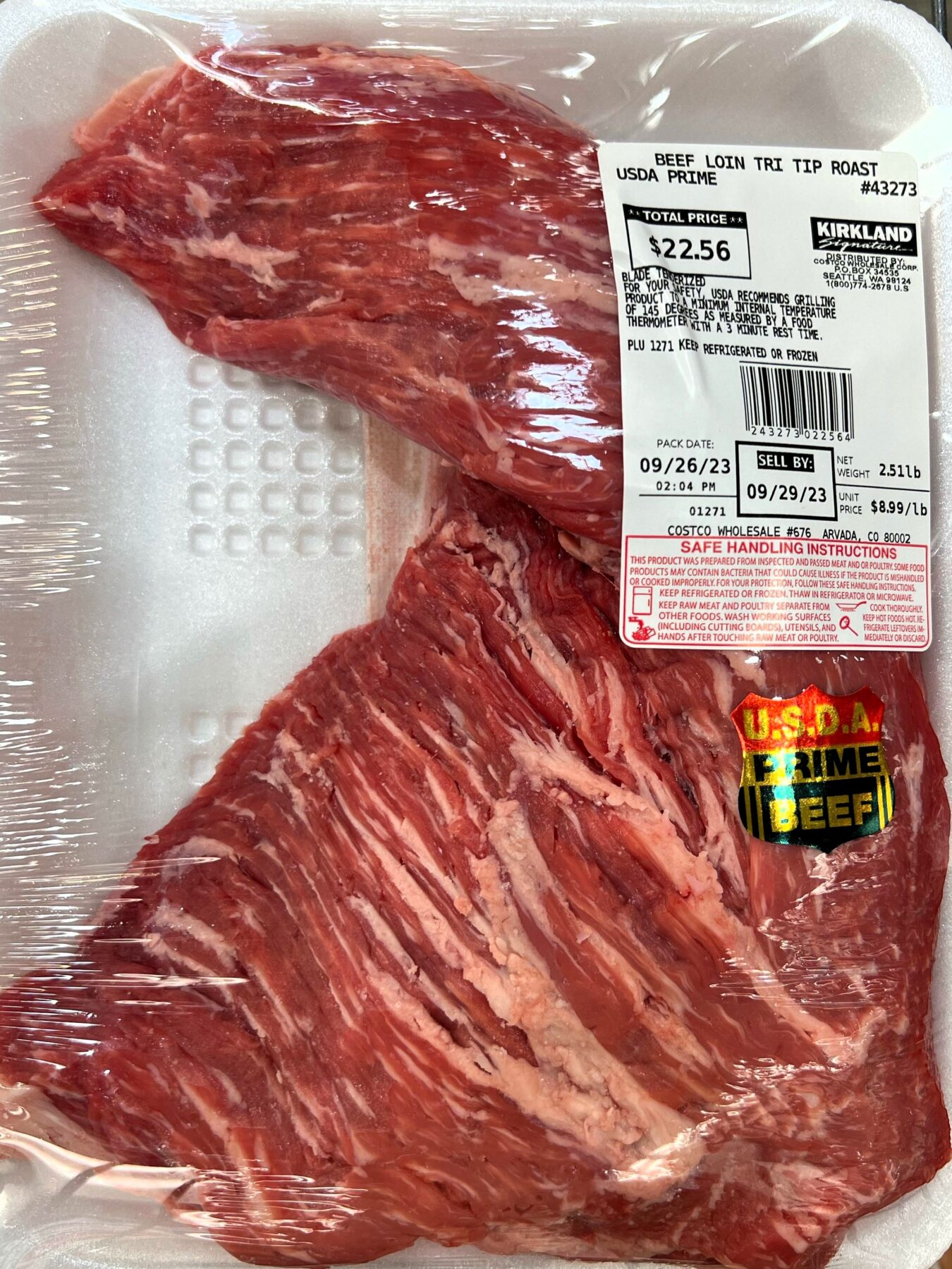 Learn how to smoke the perfect tri-tip roast in a Masterbuilt smoker! Follow our easy step-by-step recipe for juicy, tender smoked tri-tip with a flavorful crust using the reverse sear method.