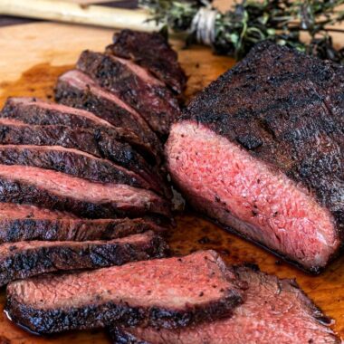 Learn how to smoke the perfect tri-tip roast in a Masterbuilt smoker! Follow our easy step-by-step recipe for juicy, tender smoked tri-tip with a flavorful crust using the reverse sear method.