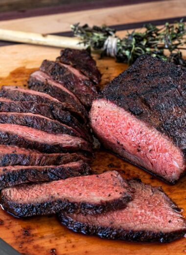 Learn how to smoke the perfect tri-tip roast in a Masterbuilt smoker! Follow our easy step-by-step recipe for juicy, tender smoked tri-tip with a flavorful crust using the reverse sear method.