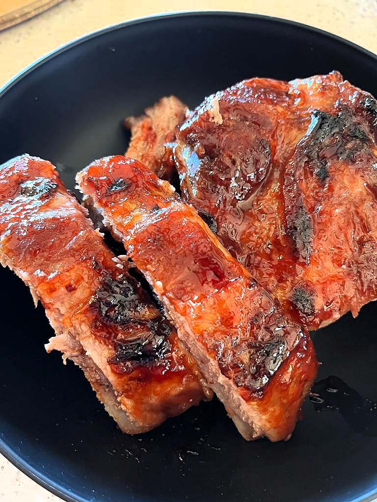 Follow the 3-2-1 method for the best smoked pork ribs recipe in your Masterbuilt smoker! Juicy, tender, and flavorful baby back ribs, spare ribs, or St. Louis style ribs, this recipe is perfect for beginners!