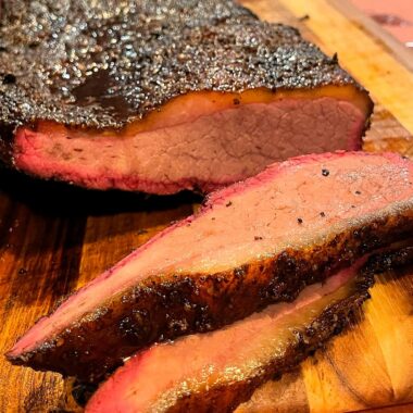 Learn how to avoid dry brisket with our step-by-step guide. Discover the best cooking temperatures, tips for using a meat thermometer, and why slow and low is the key to perfect Texas-style brisket. Avoid common mistakes and cook the perfect brisket every time.