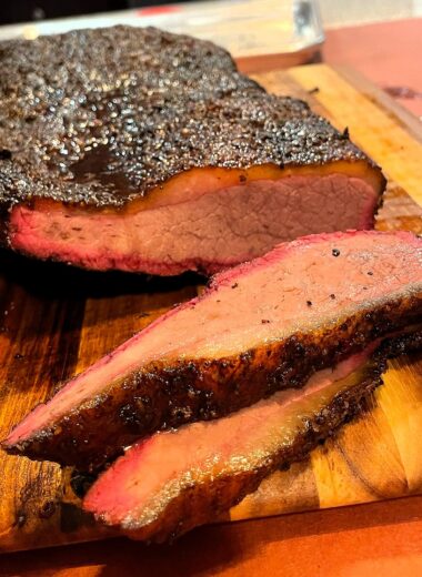 Learn how to avoid dry brisket with our step-by-step guide. Discover the best cooking temperatures, tips for using a meat thermometer, and why slow and low is the key to perfect Texas-style brisket. Avoid common mistakes and cook the perfect brisket every time.