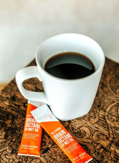 Discover delicious keto-friendly coffee drinks! From cold brew to keto crack coffee, this guide helps you enjoy low-carb, flavorful brews while staying in ketosis.