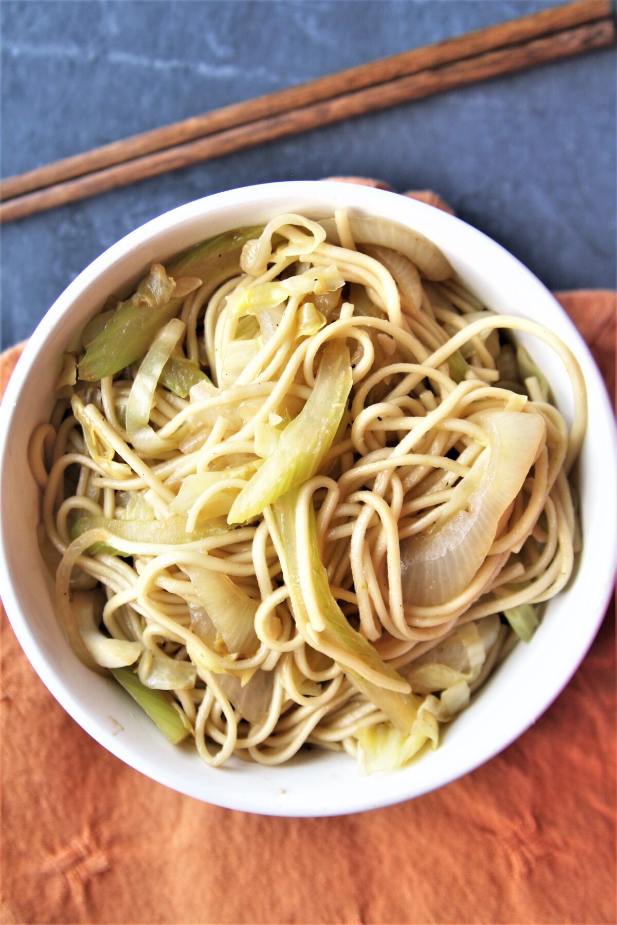 Make this delicious vegan and vegetarian Copycat Panda Express Chow Mein at home! A quick and easy stir-fry with savory soy sauce, fresh vegetables, and perfectly cooked noodles. Ideal for plant-based diets and those craving a healthier take on Chinese food!