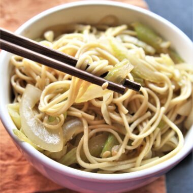 Make this delicious vegan and vegetarian Copycat Panda Express Chow Mein at home! A quick and easy stir-fry with savory soy sauce, fresh vegetables, and perfectly cooked noodles. Ideal for plant-based diets and those craving a healthier take on Chinese food!